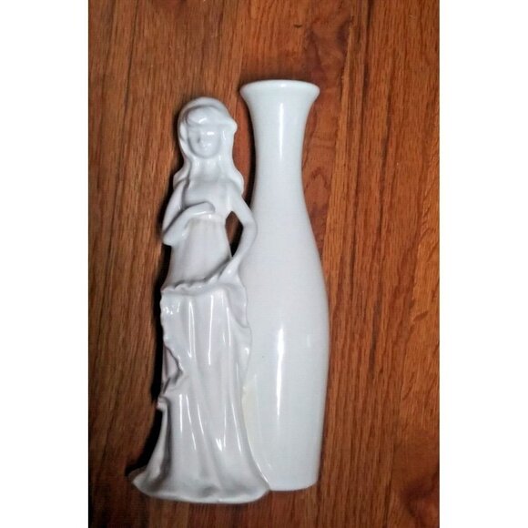 Vintage MCM Bud Vase w/Lady/woman Ceramic 7 3/4" white w/hint of blue Gorgeous - Picture 9 of 9